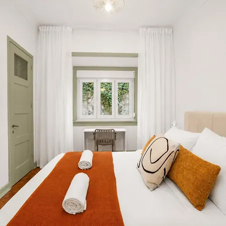 2d- Authentic Lifestyle, Charming Cafes, Local Restaurants And Hidden Gems At Your Doorstep * Lisboa